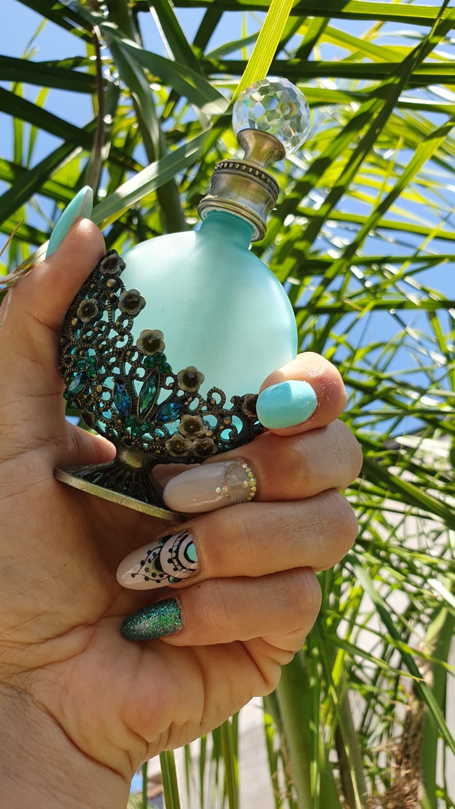 The Superior Choice: Why Perfume Oil Outshines Alcohol-Based Spray Perfumes